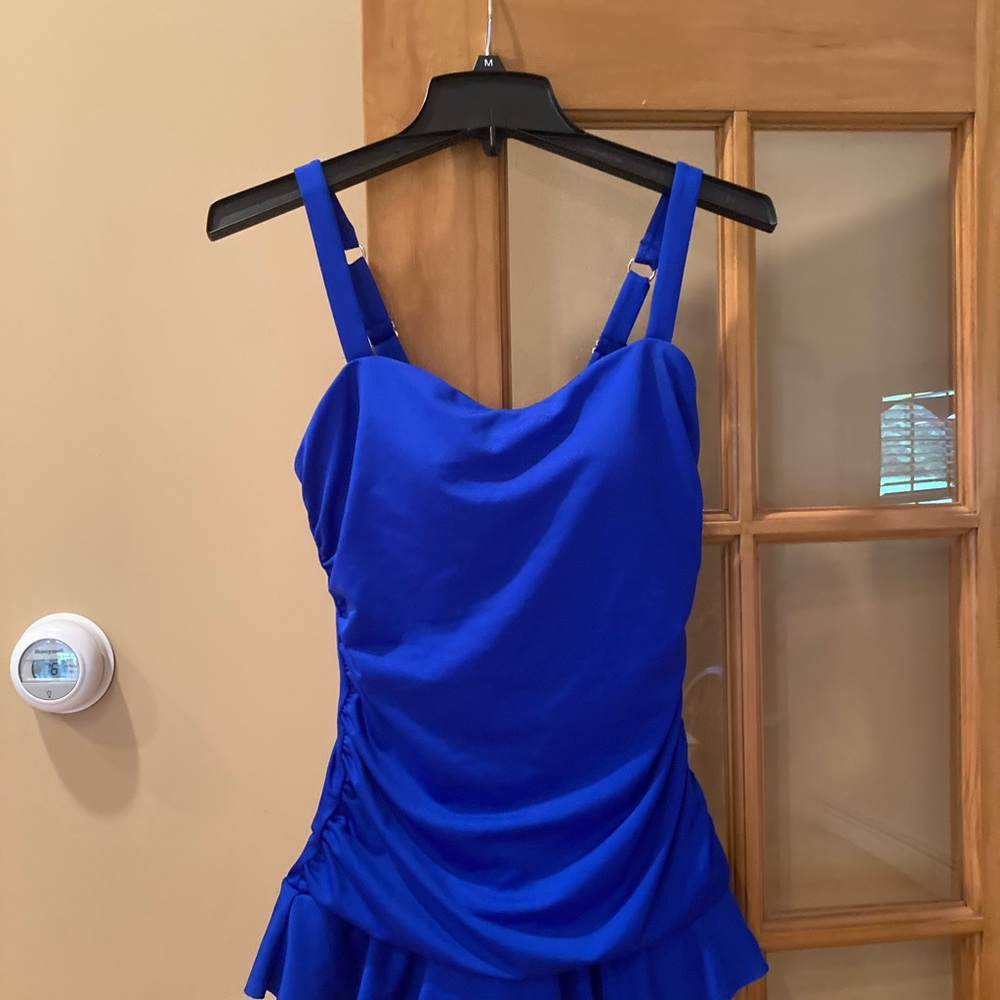 Dolfin Blue and Black Athletic Wear size 10